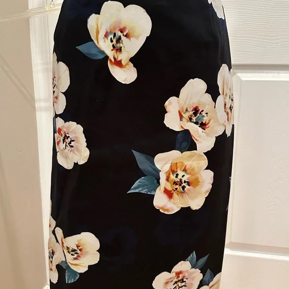 NWT Lord & Taylor Woman floral skirt. 16W - Picture 2 of 5